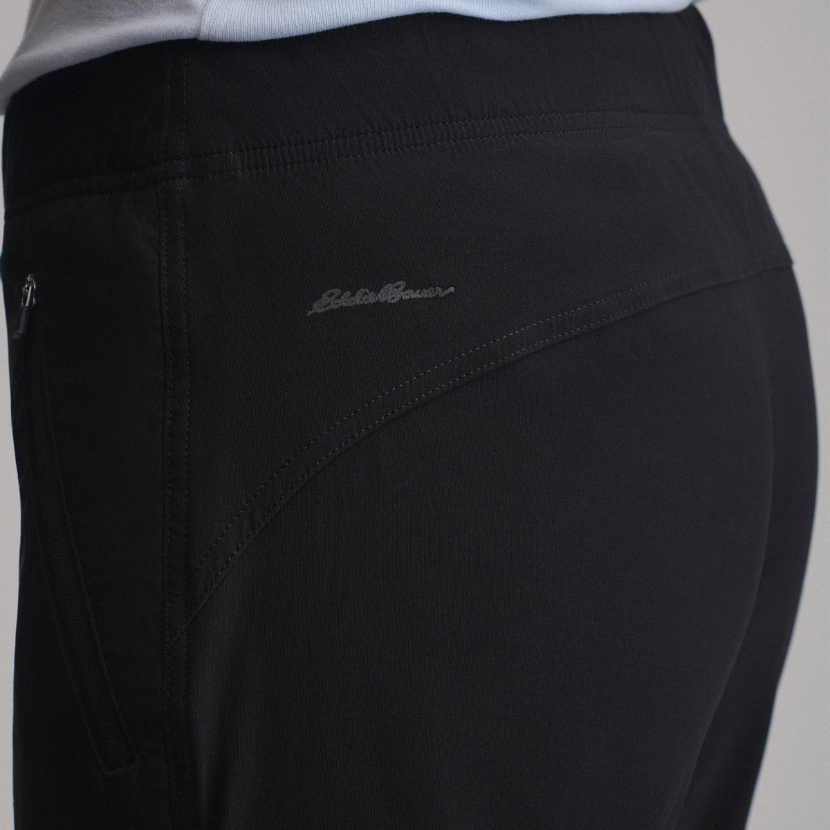 Women's Rainier Pull-On Classic Fit Joggers-Black-9