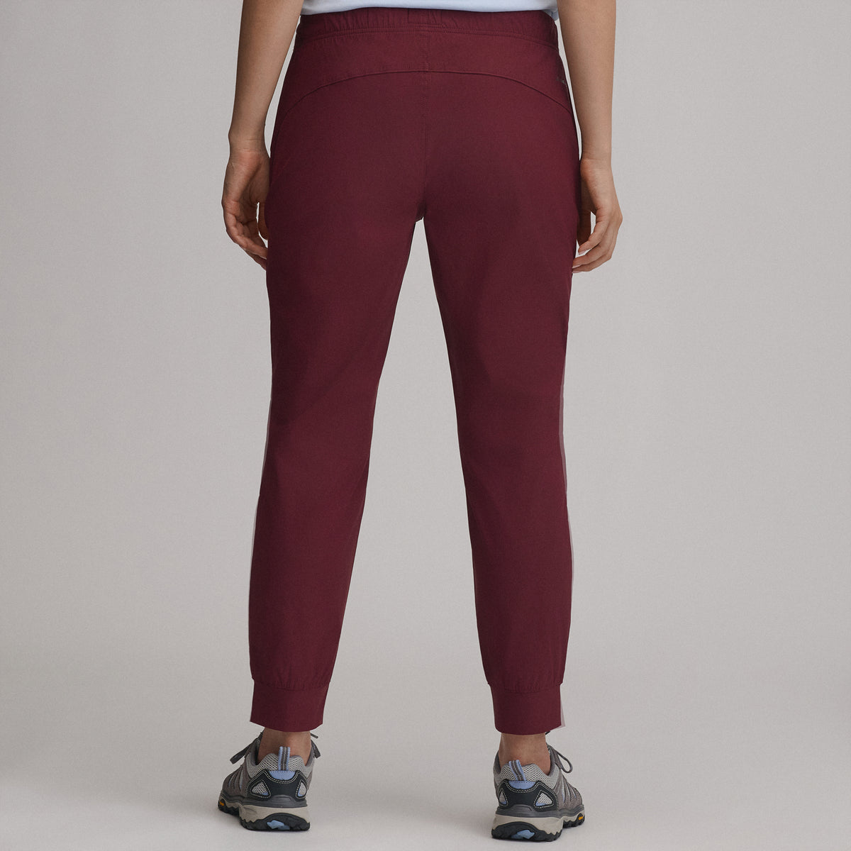 Women's Rainier Pull-On Classic Fit Joggers-Dk Lava-12