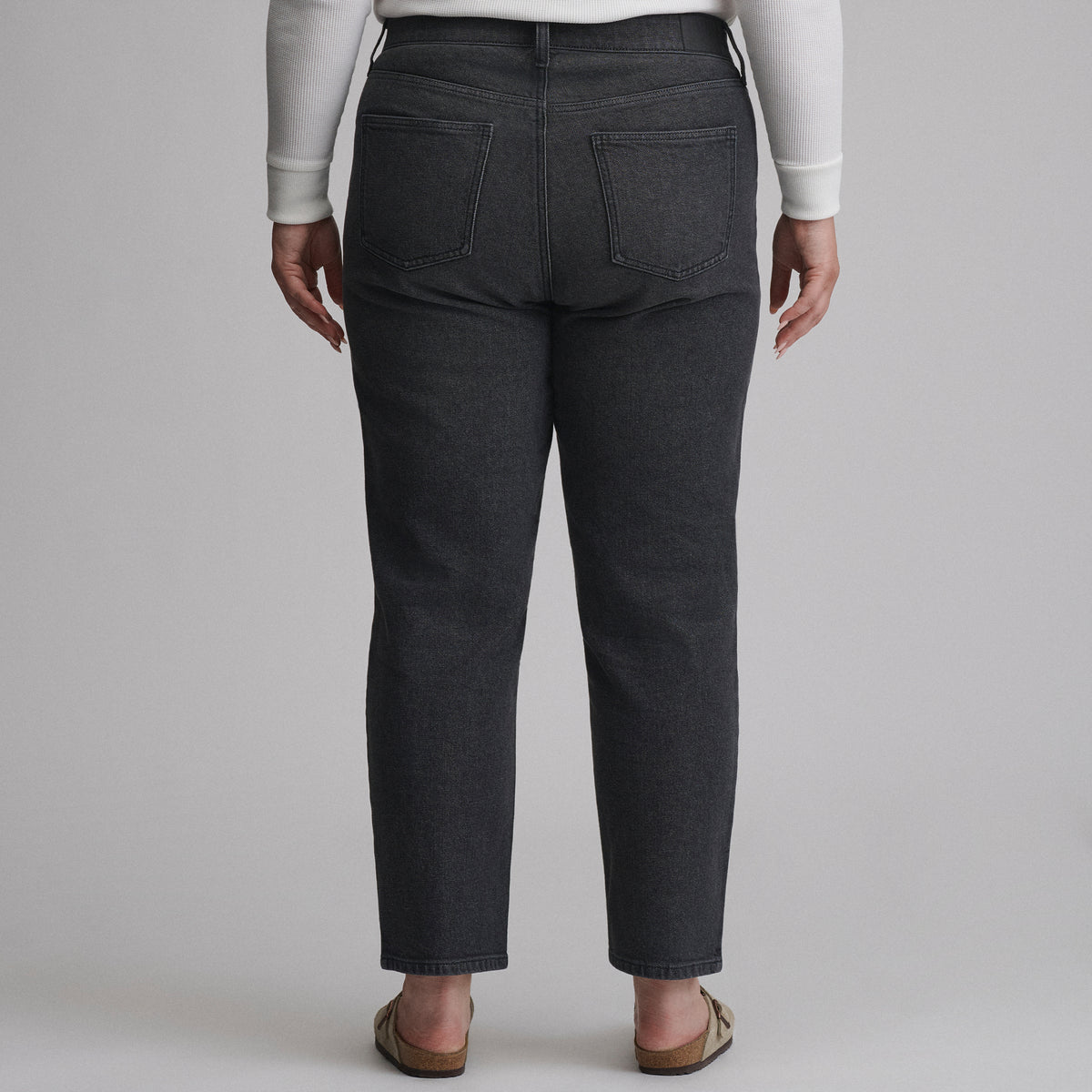 Women's Iconic Perfect Straight Jean-Washed Black-10