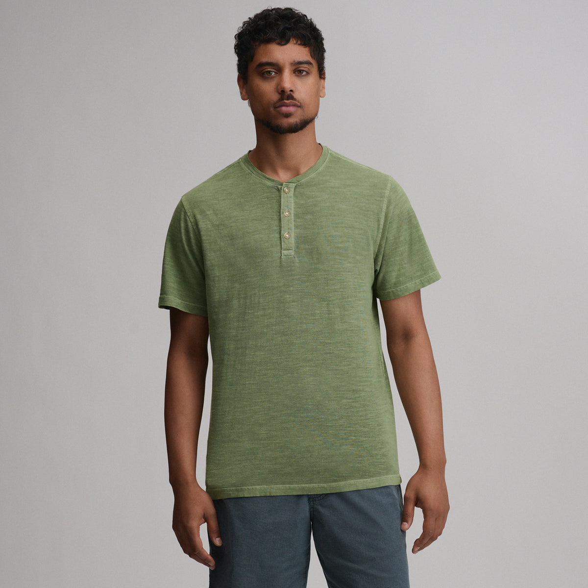 Men's Short-Sleeve Sunwashed Cotton Henley-Palm-17
